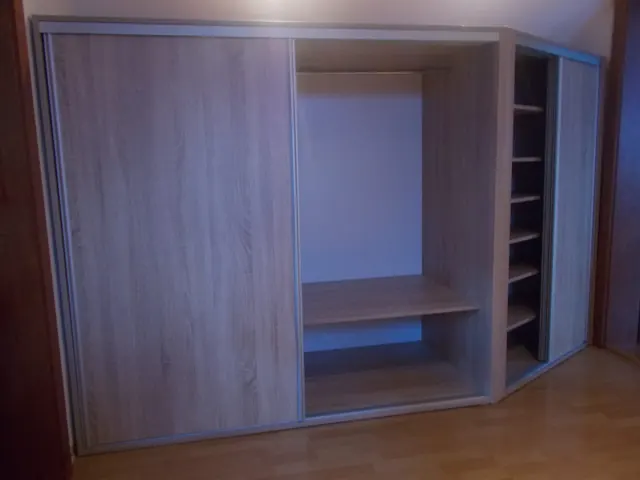 Vestavěné skříně