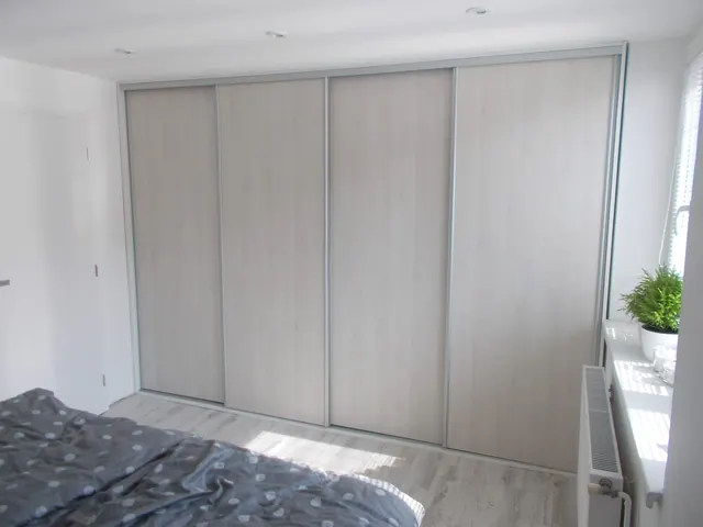Vestavěné skříně